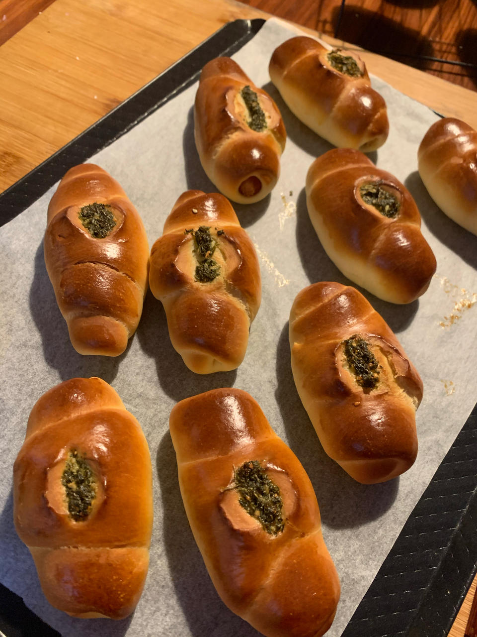 蒜香肠仔包