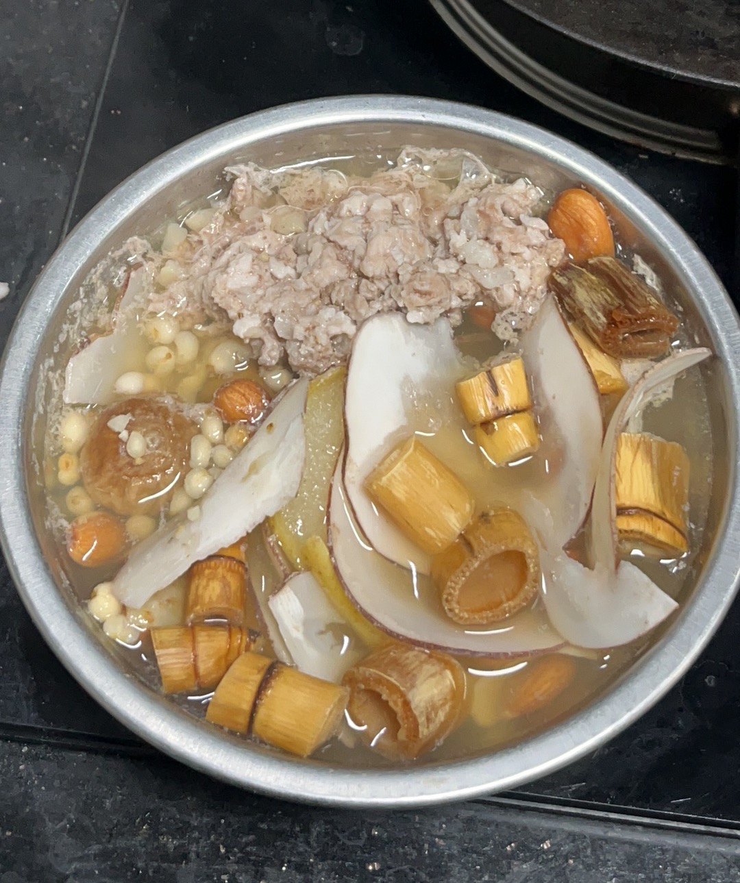 川贝南北杏雪梨瘦肉汤的做法 步骤4