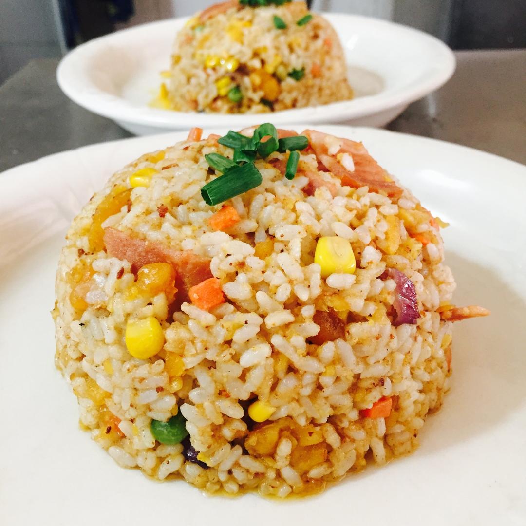 xixi小怡做的什锦炒饭