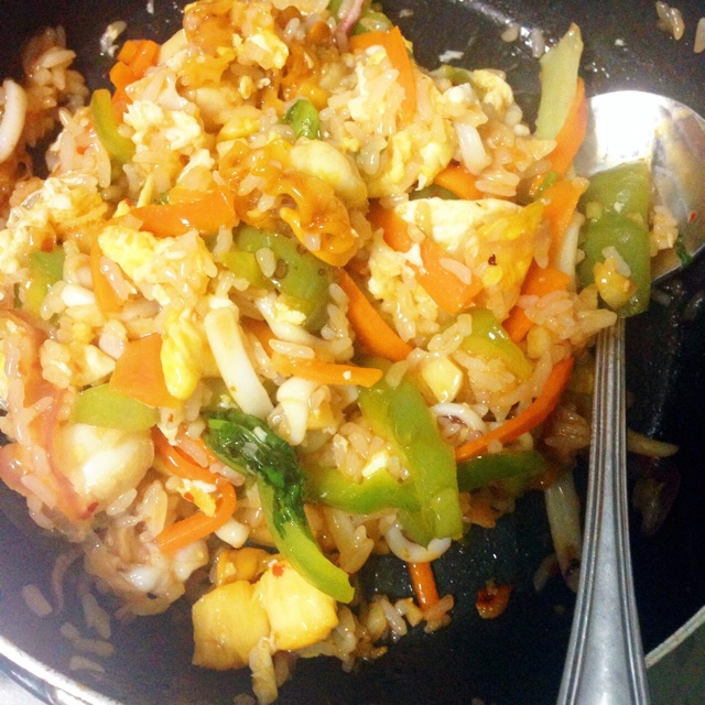 泰式红咖喱海鲜炒饭
