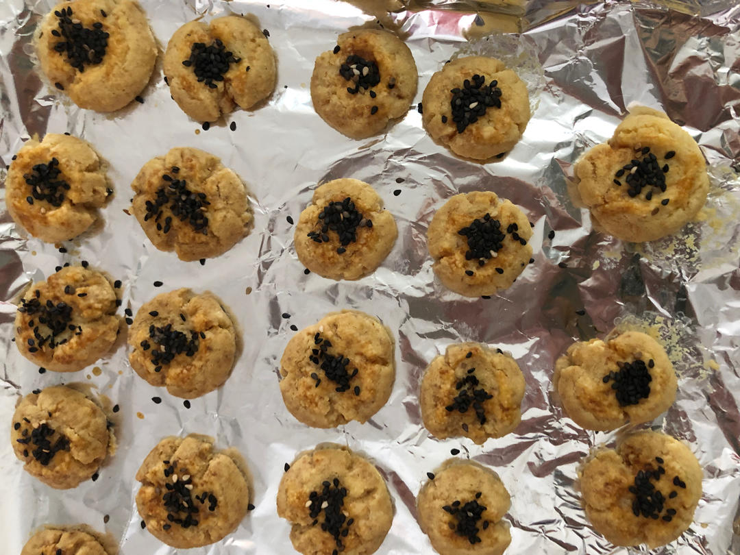 轻轻一按就碎掉的原味桃酥（不输猪油版）