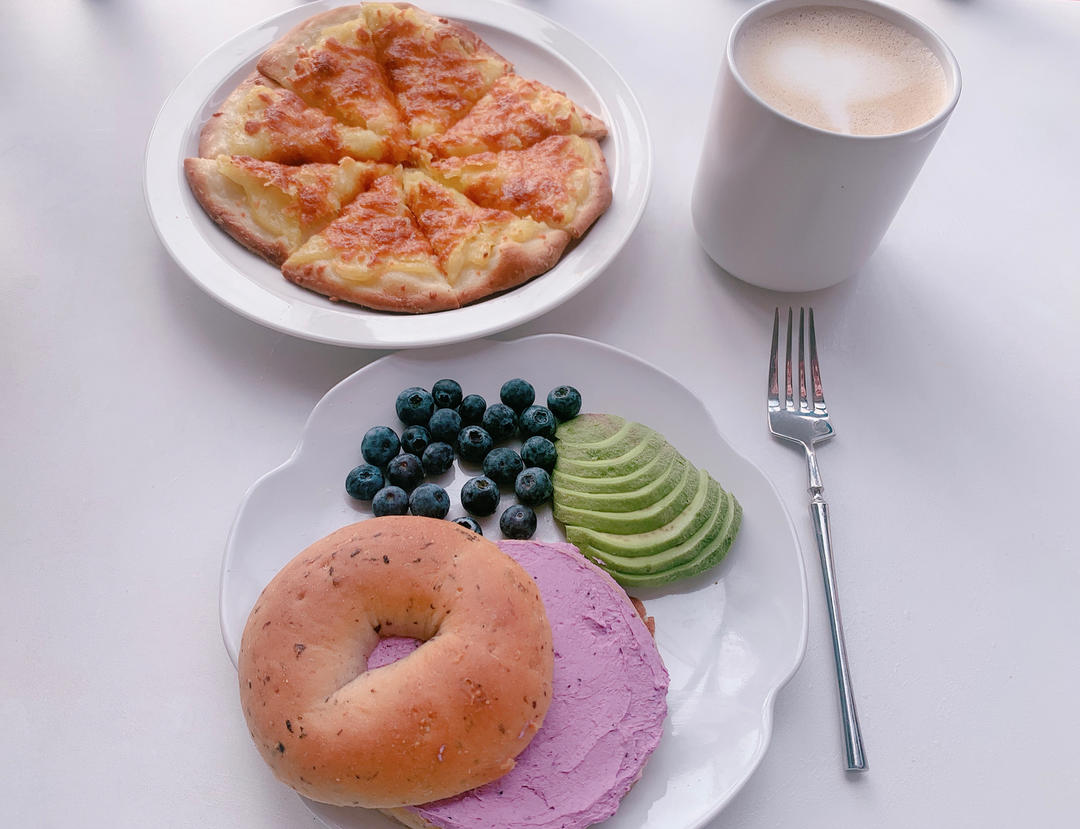 蓝莓贝果｜蓝莓奶酪贝果三明治