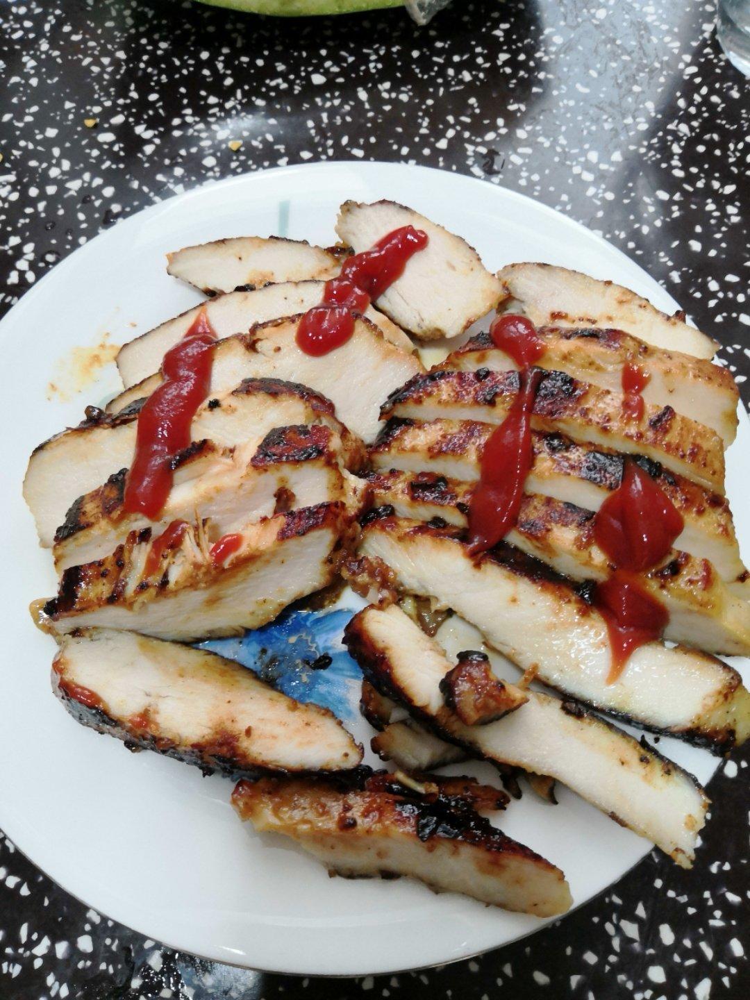 酷炫屌炸天好吃的煎鸡胸肉（香蒜蜂蜜煎鸡胸肉）