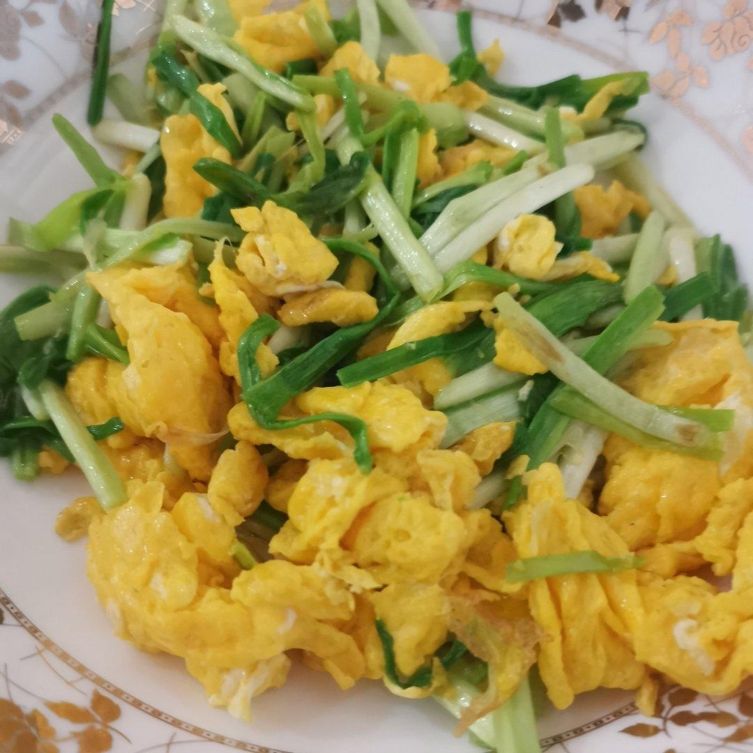 蒜苗炒鸡蛋