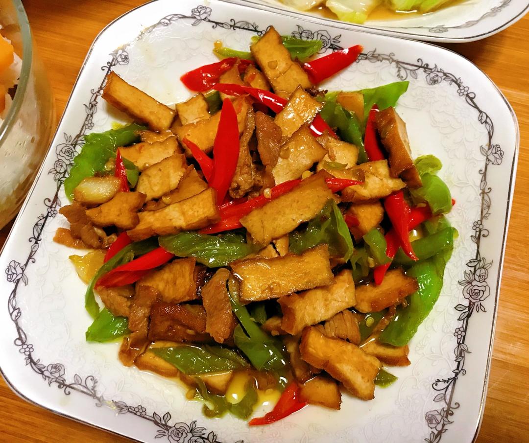 香干辣椒炒肉~  真的好吃爆了