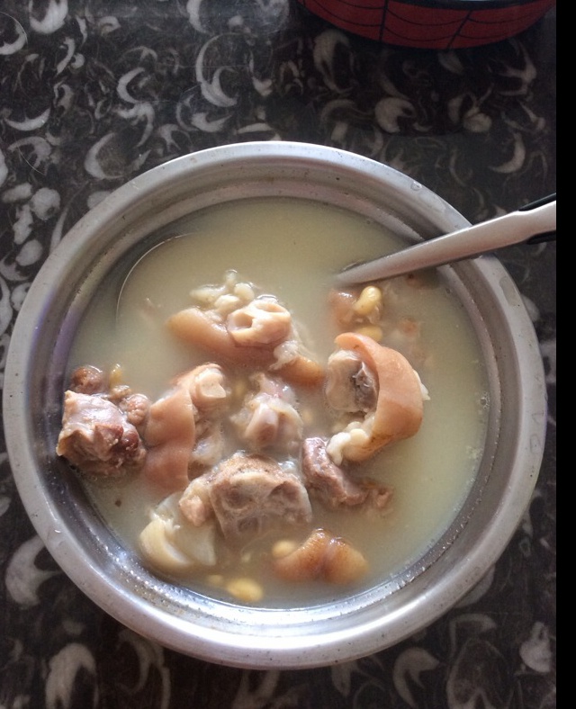猪脚黄豆汤