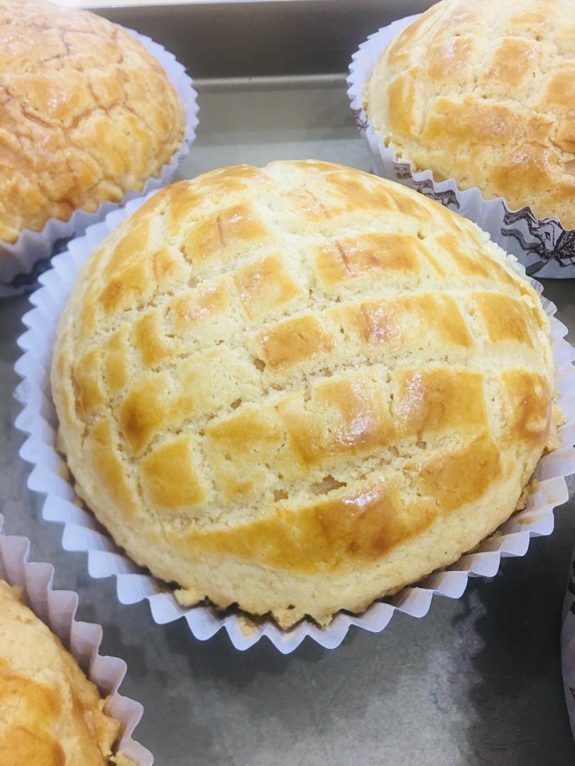 好吃到炸裂的港式菠萝包（附带制作酥皮的小视频）