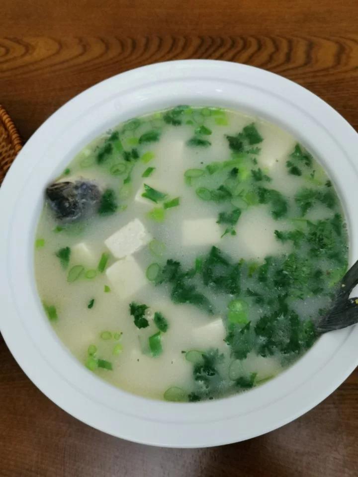 奶白鲫鱼豆腐汤|一条鱼最后的温柔