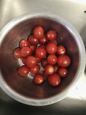 夏日清凉小食—蜂蜜小番茄的做法 步骤1