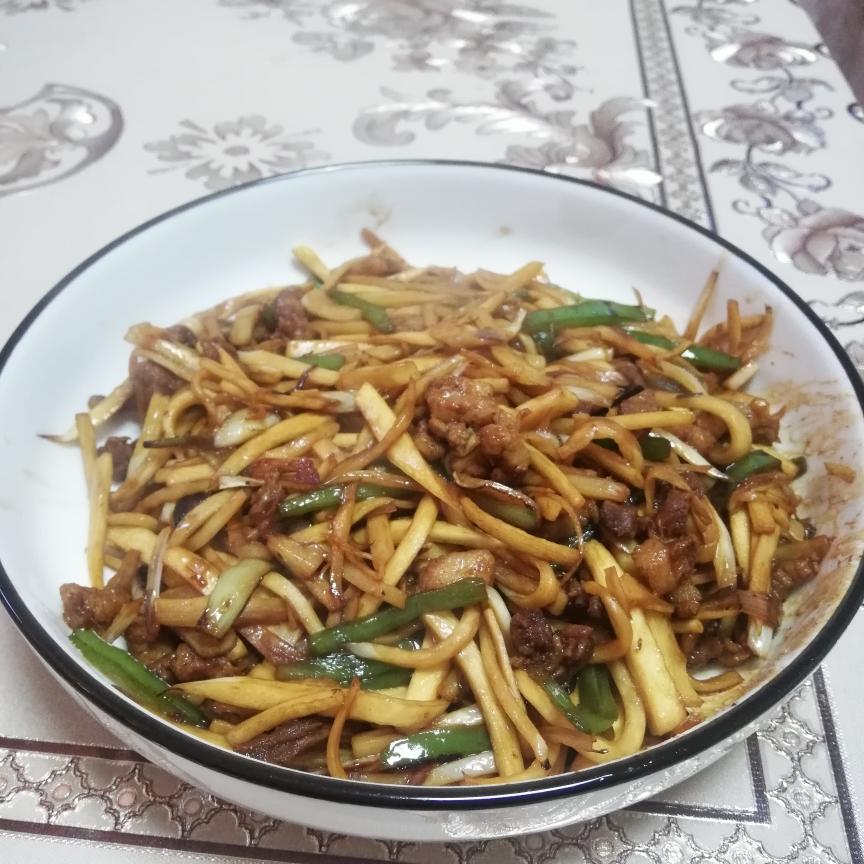 鲜掉牙的肉丝炒茭白