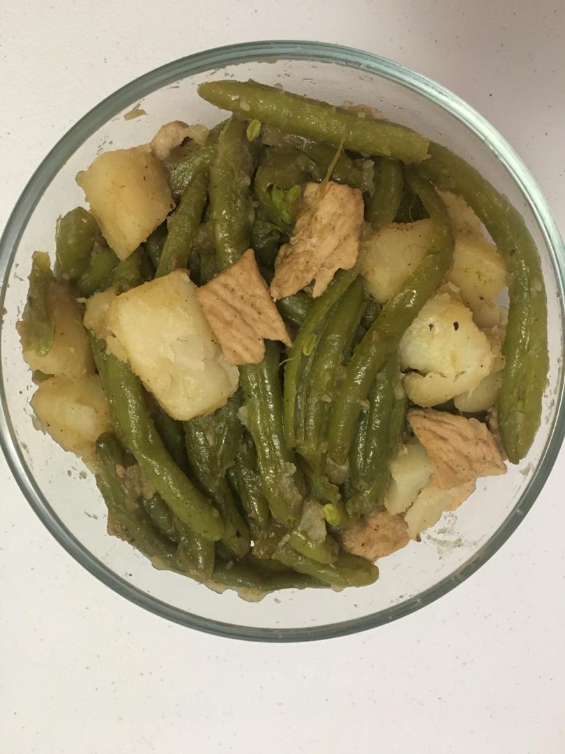 五花肉土豆炖豆角