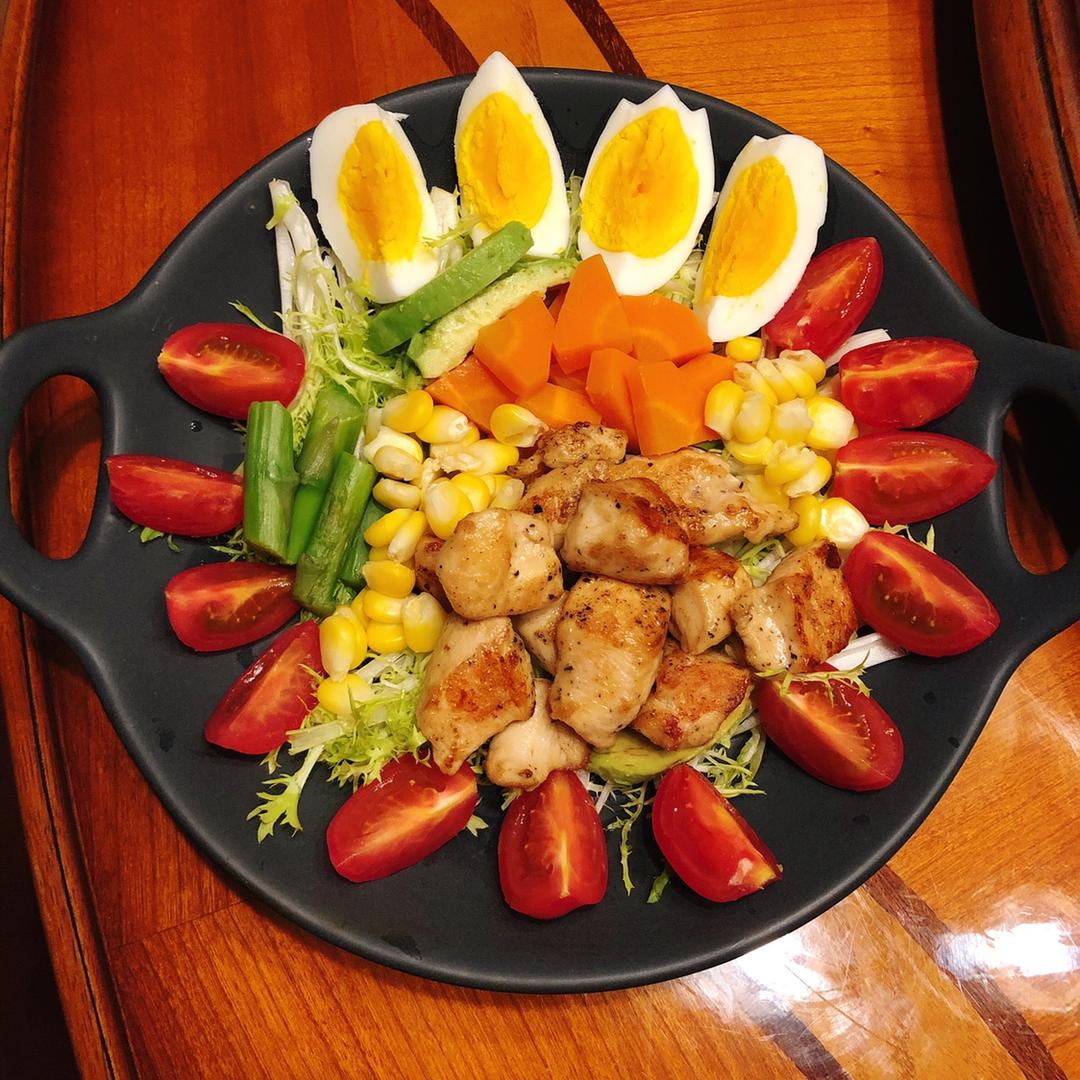 鸡胸肉蔬菜色拉