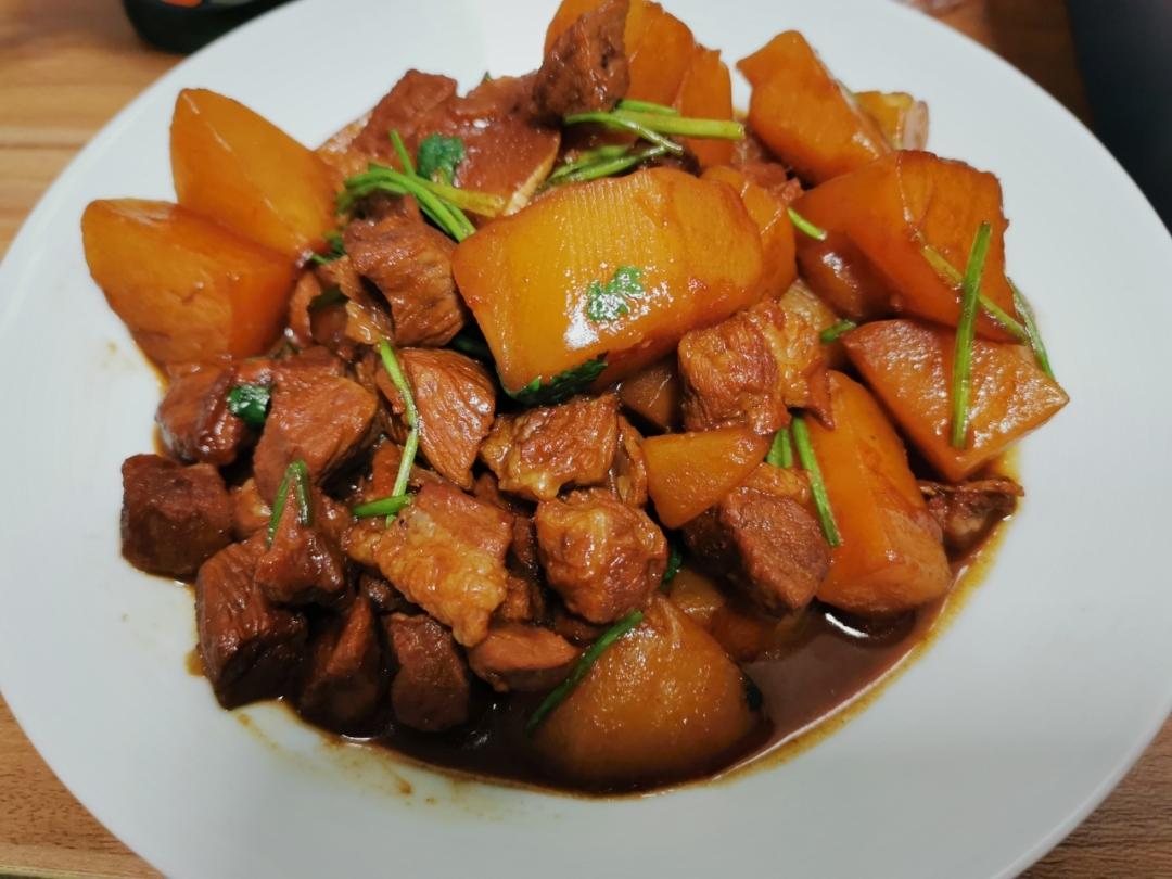 梅花肉炖土豆