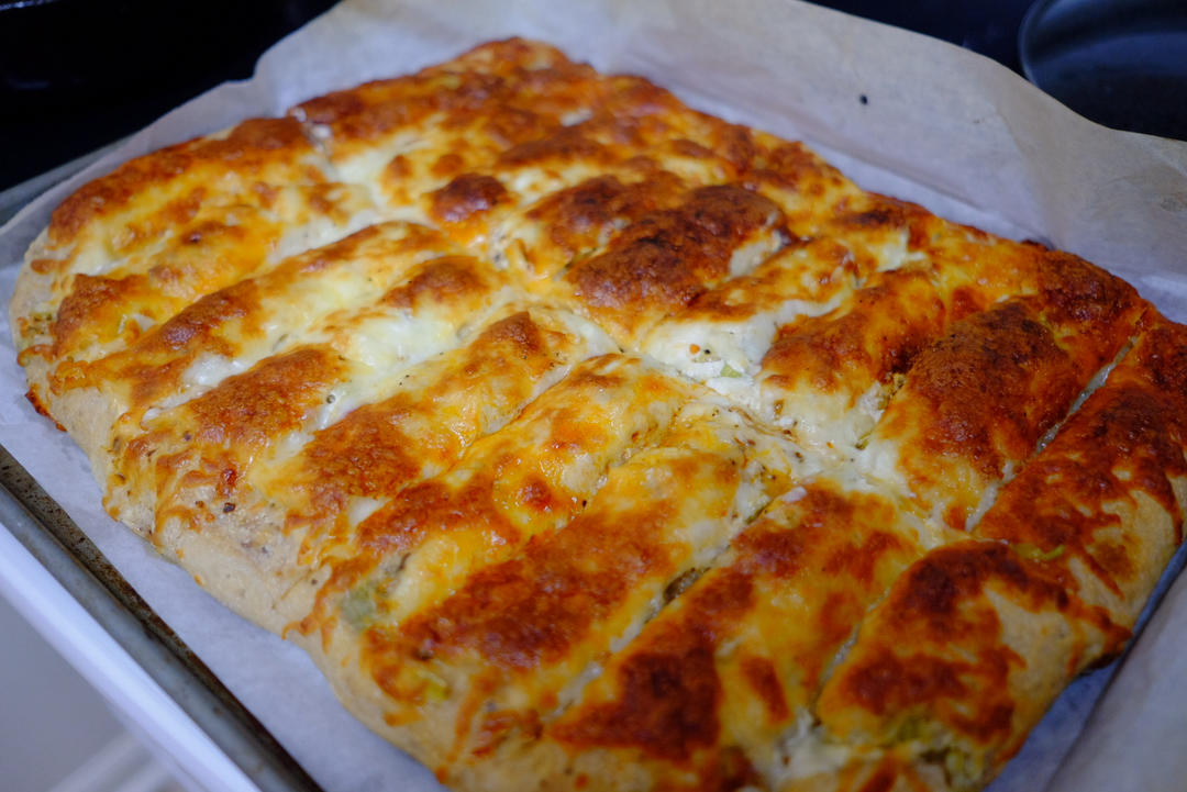 蒜香芝士面包条（Cheesy Breadsticks）