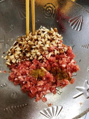 鲜嫩多汁的鲜肉水饺🥟汤汁看得见的做法 步骤1