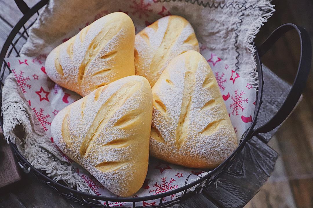 红薯玉米粒肉松软欧的做法