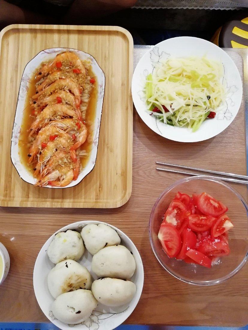 蒜蓉金针菇烤花蛤虾