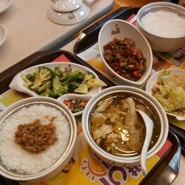 香菇炖鸡汤