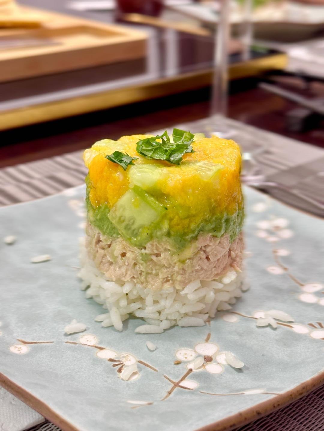 夏日缤纷金枪鱼寿司塔
