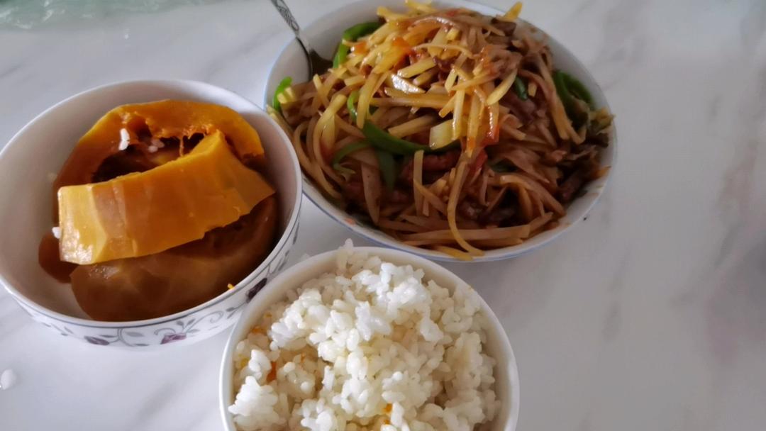 超级下饭，永远吃不腻的土豆丝炒肉