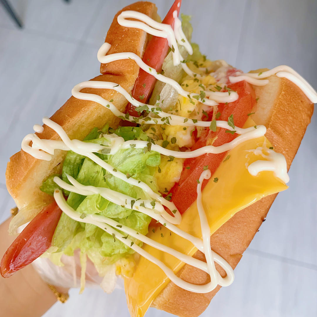 芝士厚蛋烧三明治