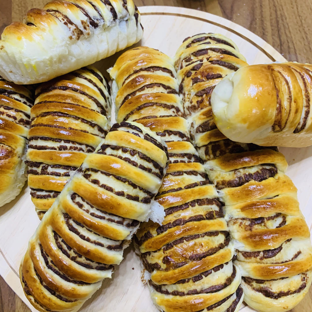 豆沙毛毛虫面包