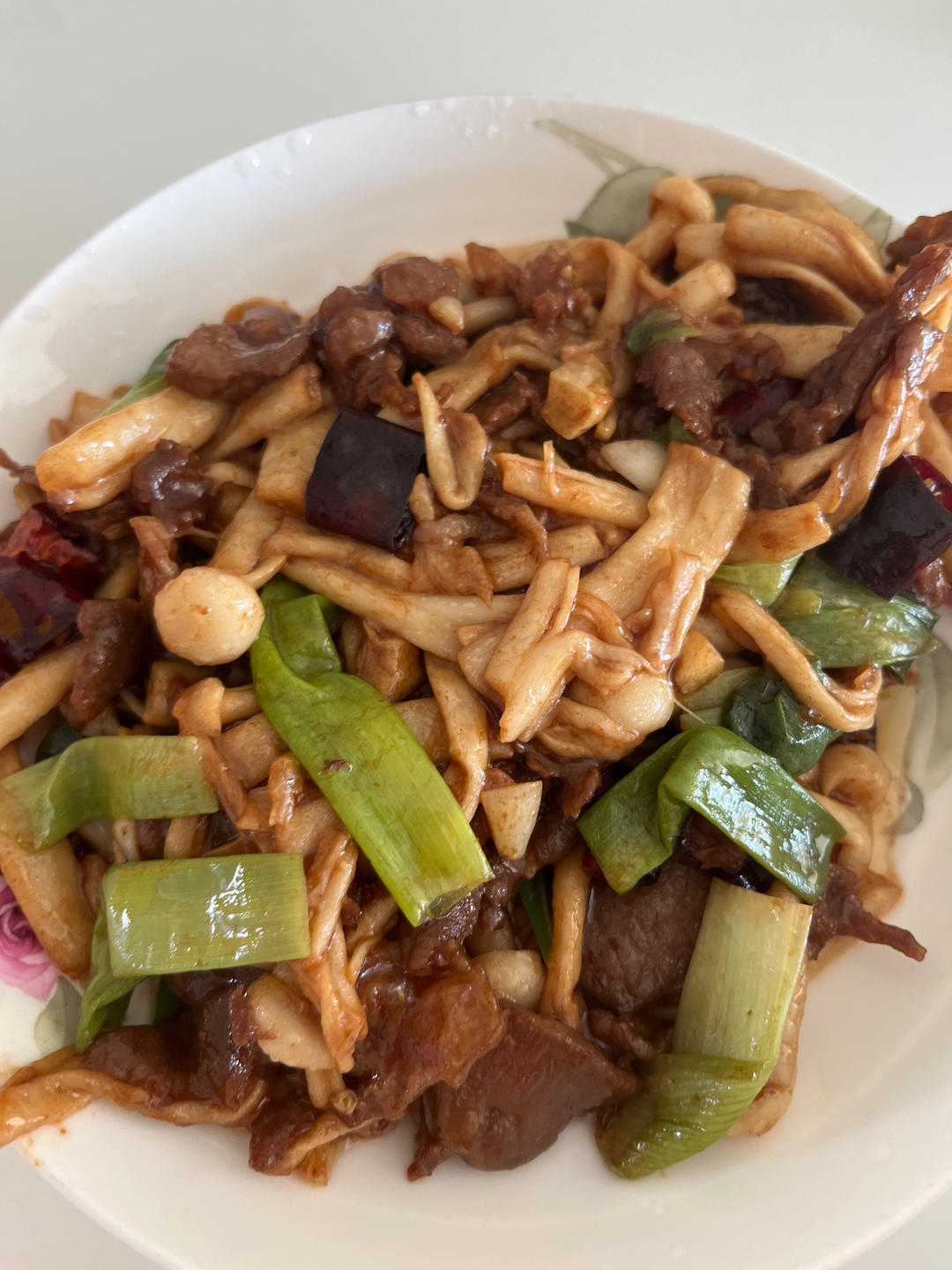 蚝汁海鲜菇炒牛柳