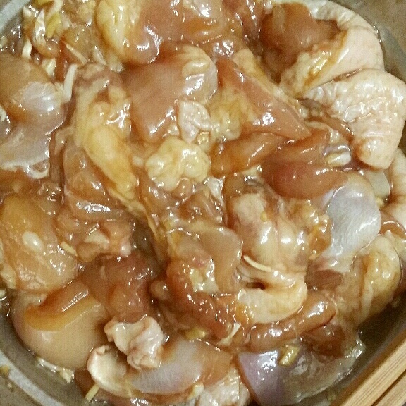 土豆咖喱鸡肉饭的做法 步骤2