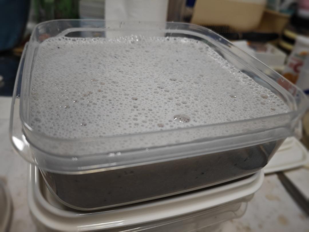 蓝莓香蕉奇亚籽奶昔