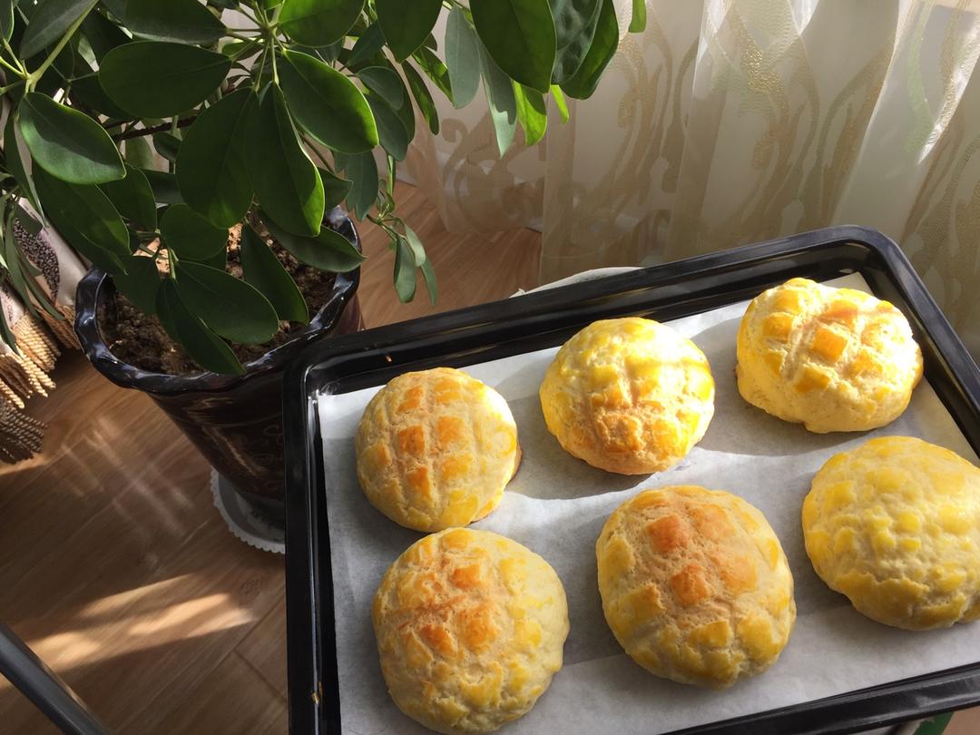 好吃到炸裂的港式菠萝包（附带制作酥皮的小视频）