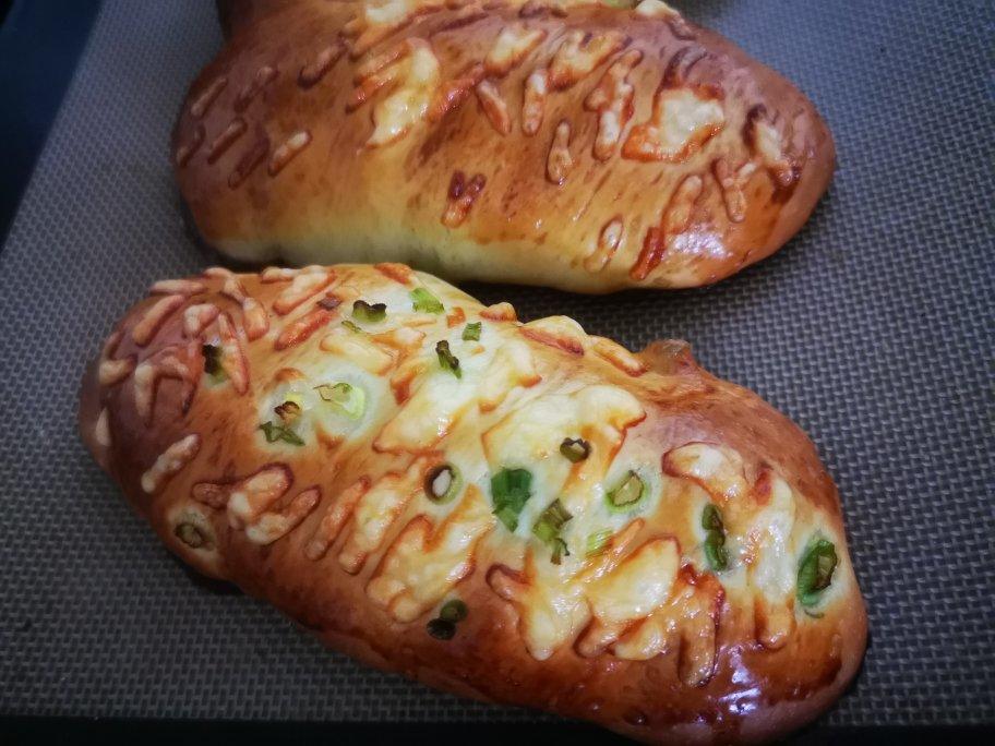 肠仔芝士包