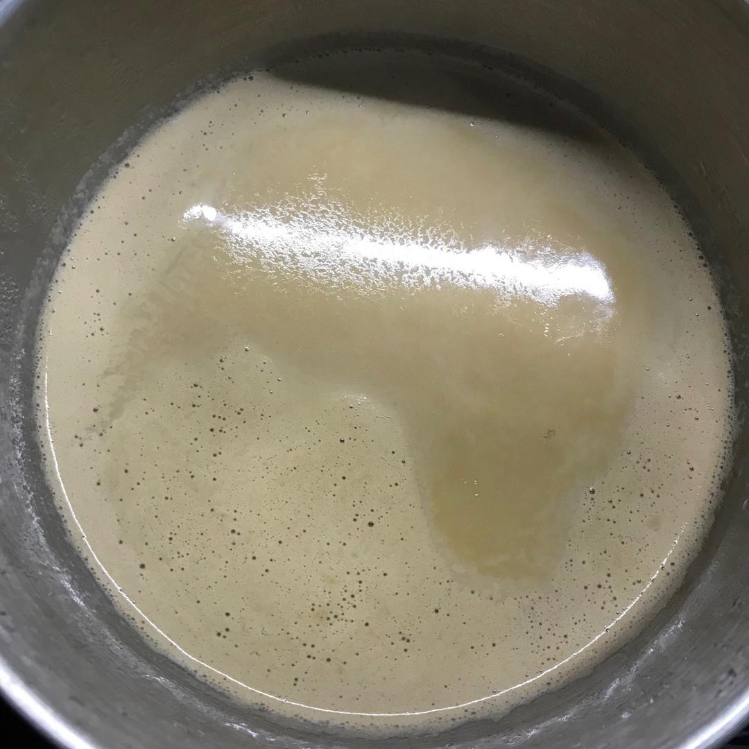 浓浓的锅煮奶茶