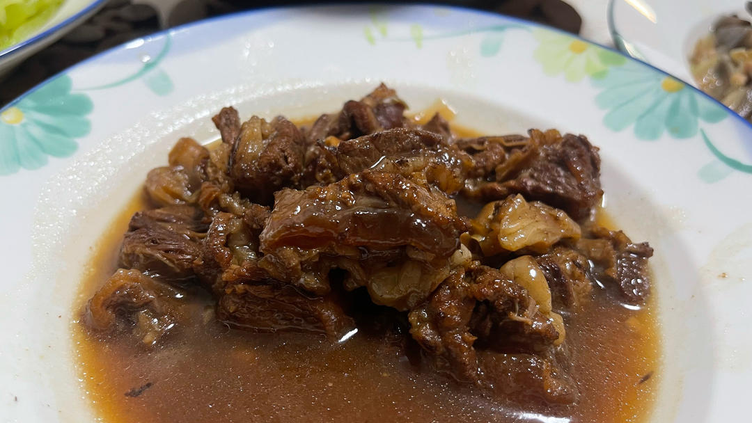 小土豆烧牛肉，红烧牛腩，好吃到舔盘