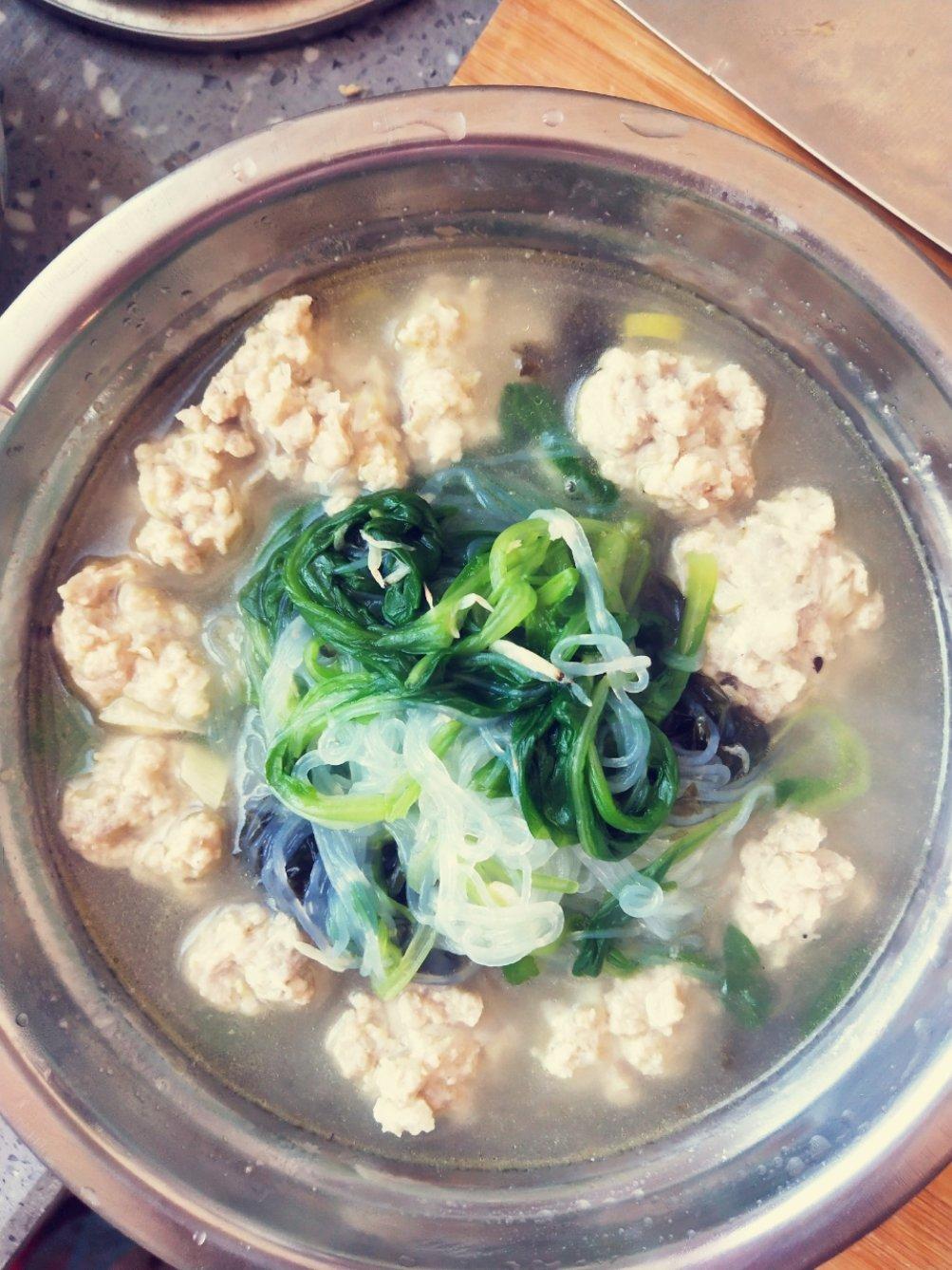 小白菜丸子汤