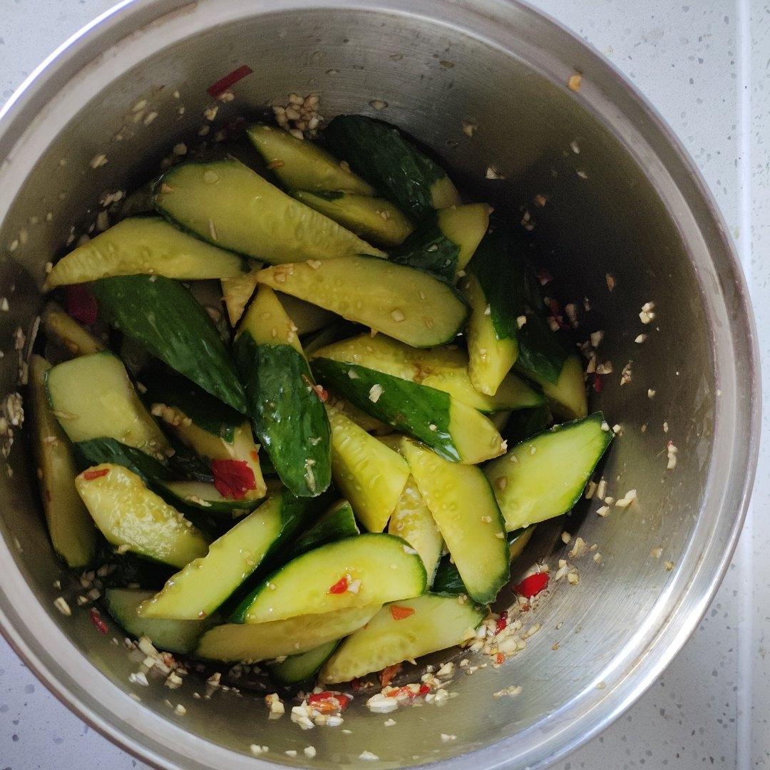 用料极简美味不减的凉拌黄瓜