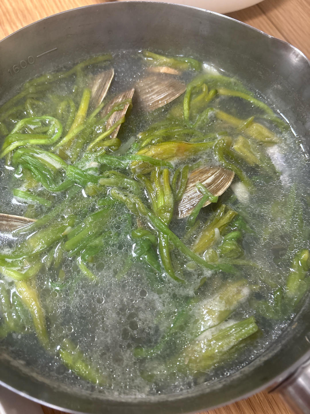 水性杨花/海菜花白贝汤