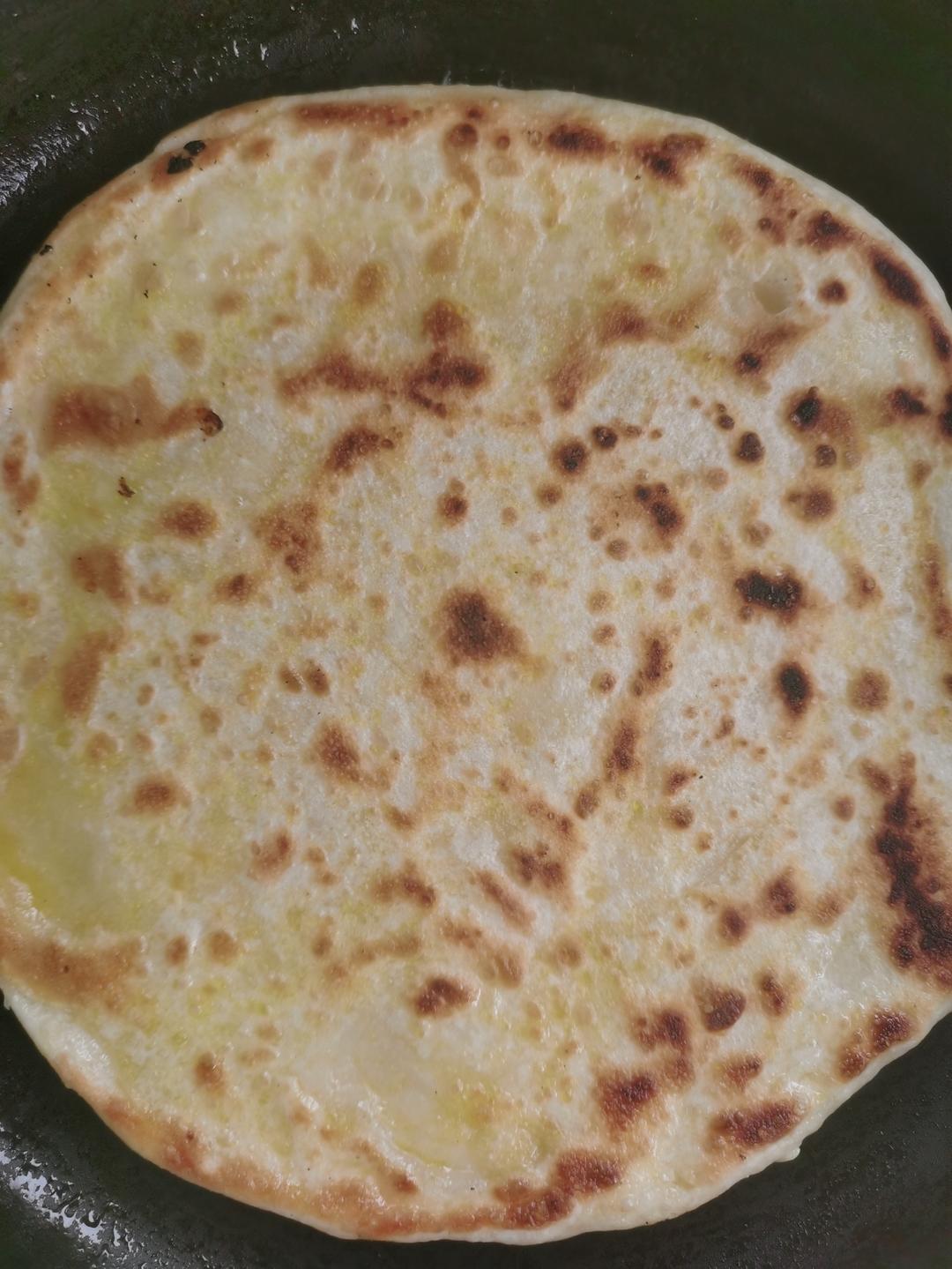 烙饼不硬的小窍门 掌握了你也能看出柔软多层凉了不硬的小油饼