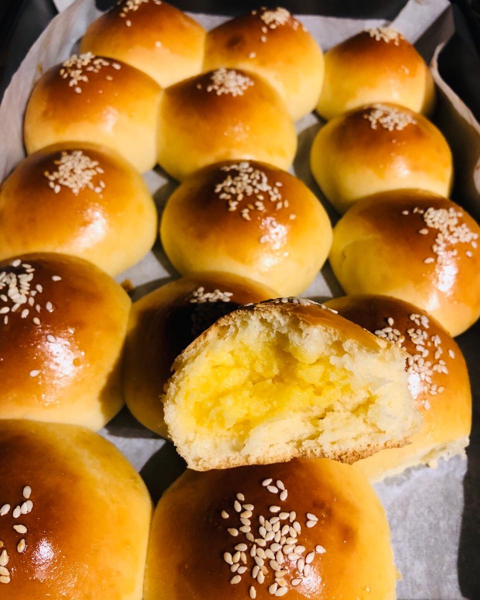 料足奶黄面包