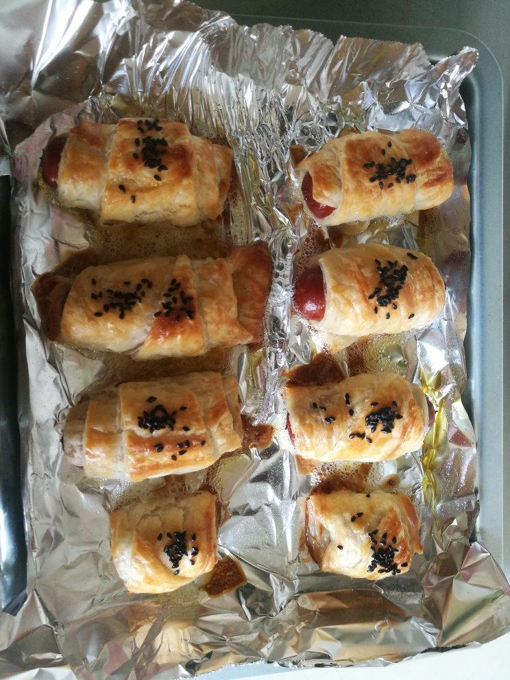 香肠酥皮卷：手抓饼皮还能这样吃，不用和面快速搞定早餐