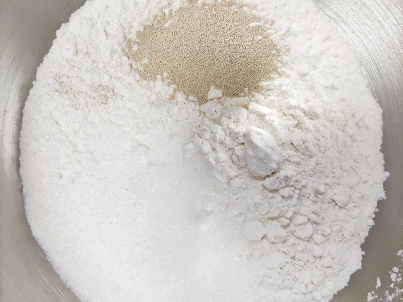 纯奶手撕吐司的做法 步骤1