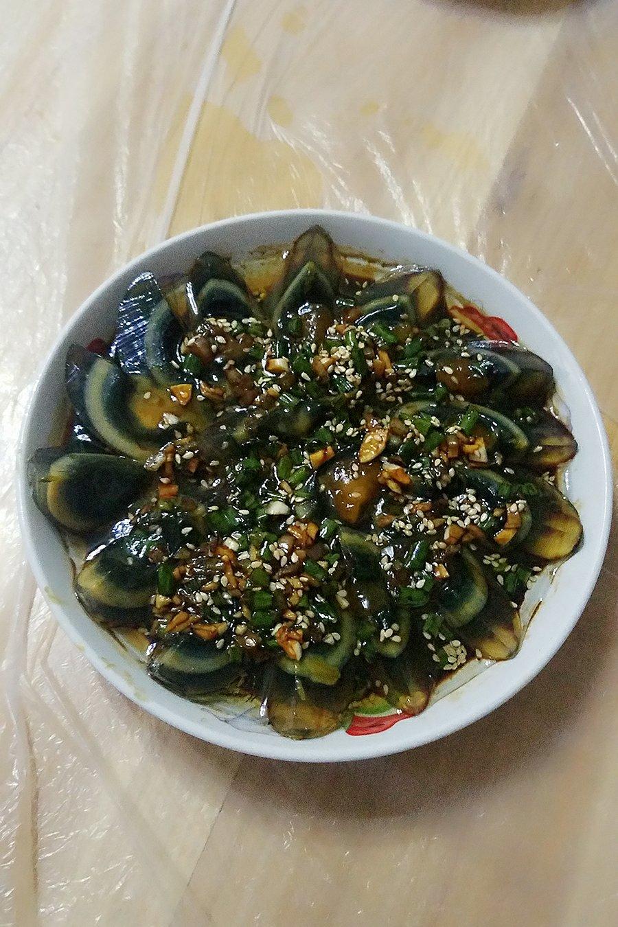凉拌皮蛋