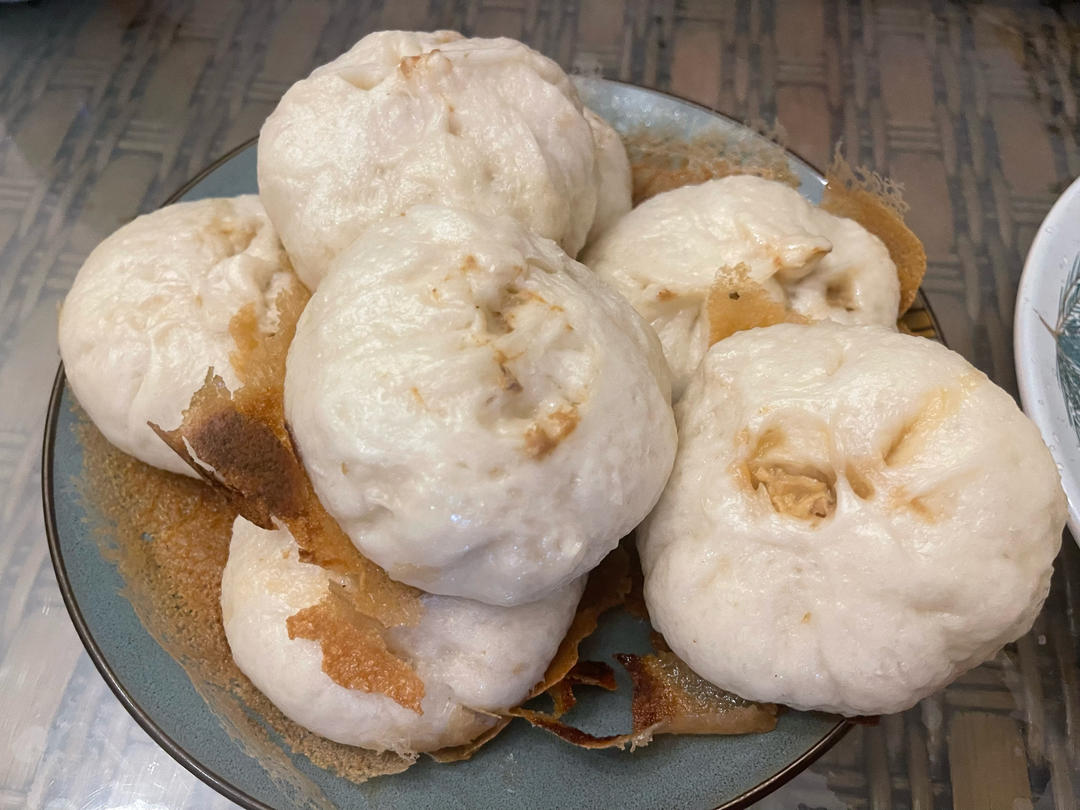 小笼包鲜嫩多汁太好吃了！