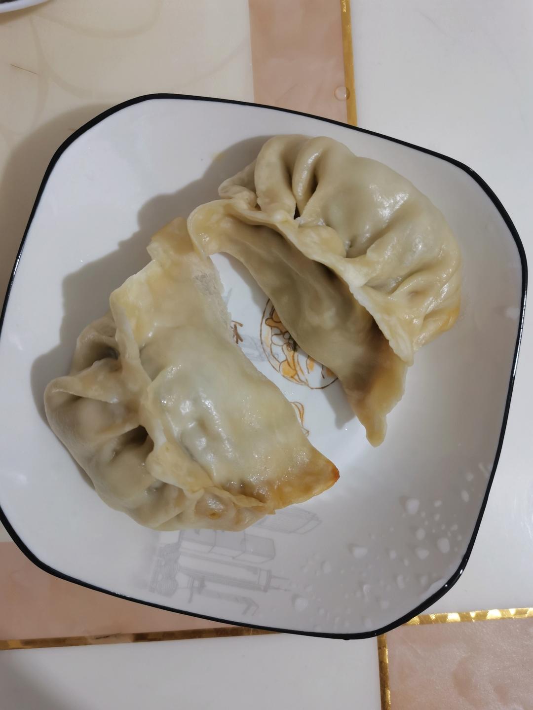 鲜掉眉毛的小白菜包子