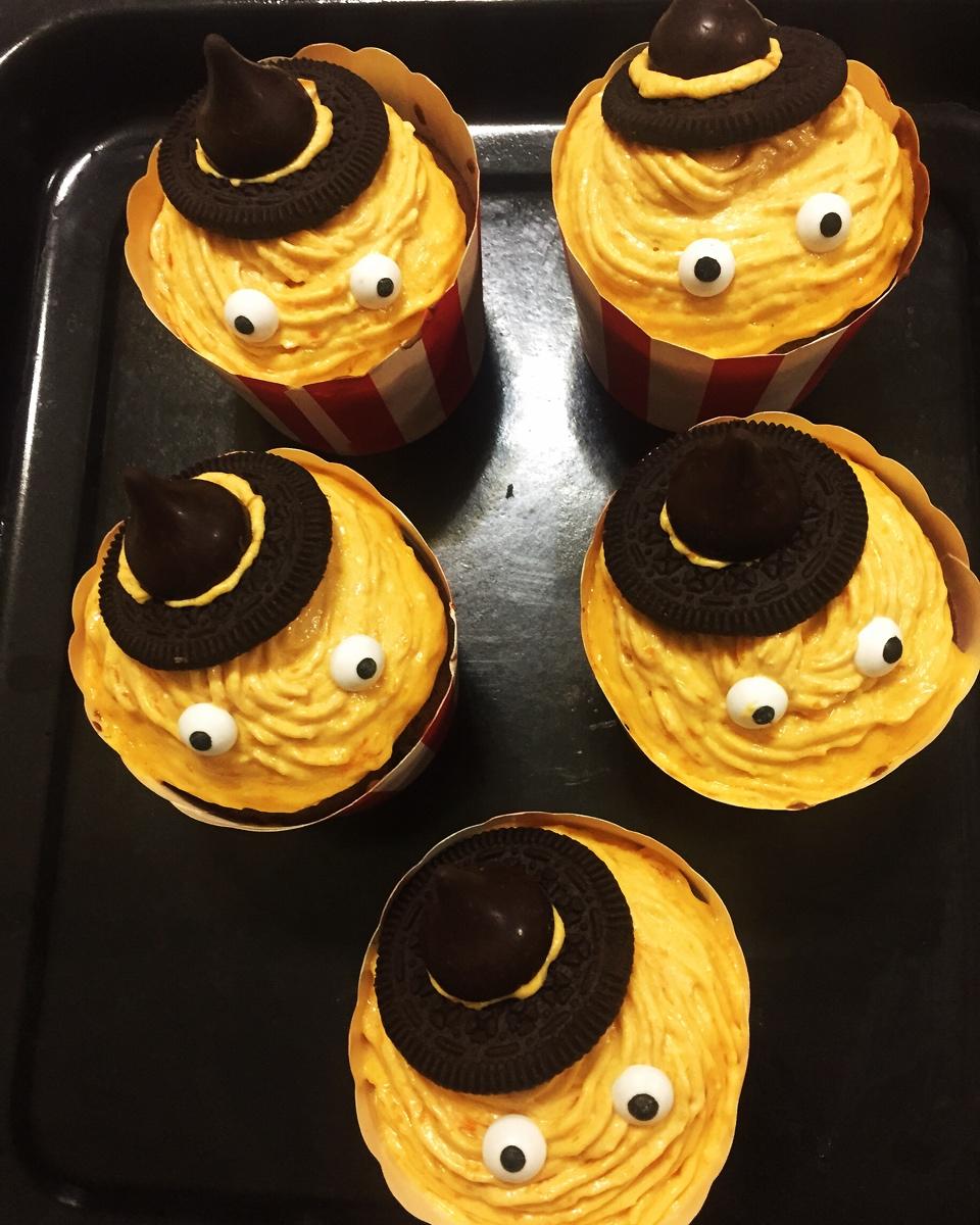 晏-21做的萌一脸的万圣节鬼怪蛋糕/阿猪烘焙视频:特别篇