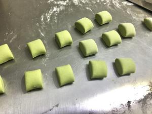 超好看的菠菜小馒头的做法 步骤10