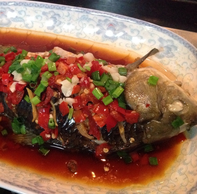 蒜蓉剁辣椒蒸鱼