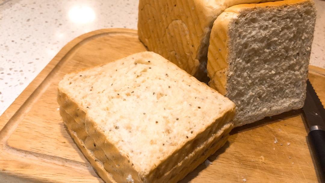 奇亚籽谷物燕麦吐司（一次性发酵）