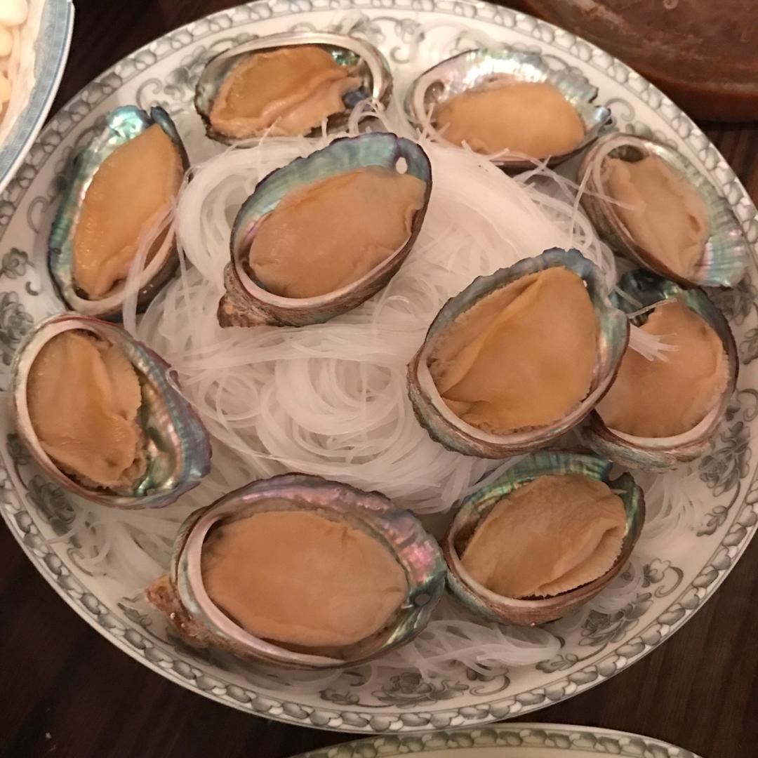 蒜蓉粉丝蒸鲍鱼