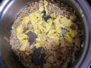 金针菇炒鸡蛋的做法 步骤9