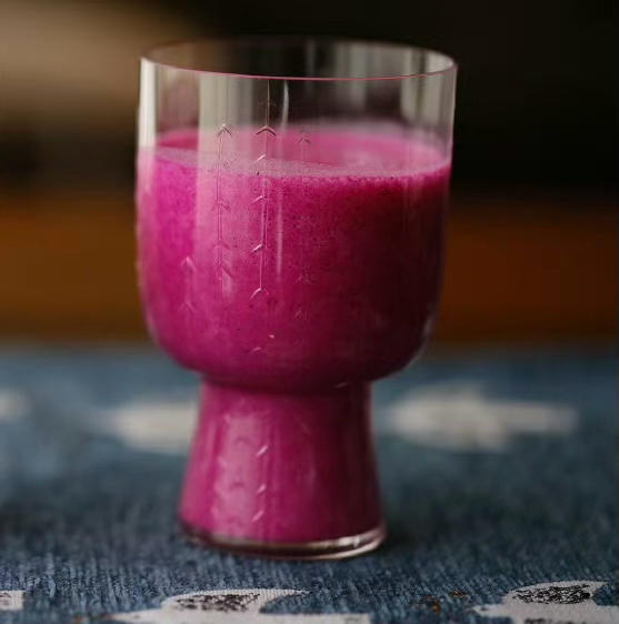 香蕉火龙果奶昔